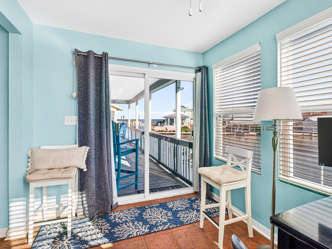 Interior 4, Estes Oasis 4 Bedroom Home by RedAwning, Aransas