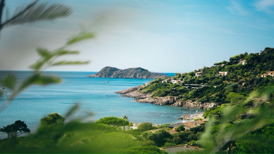 Others 5, GASMIM41 - Golfe de St-Tropez - Chalet 3 chambres climatise dans domaine prive, Var