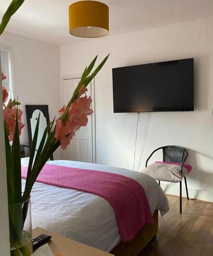 Bedroom 3, Pond Cottage, London