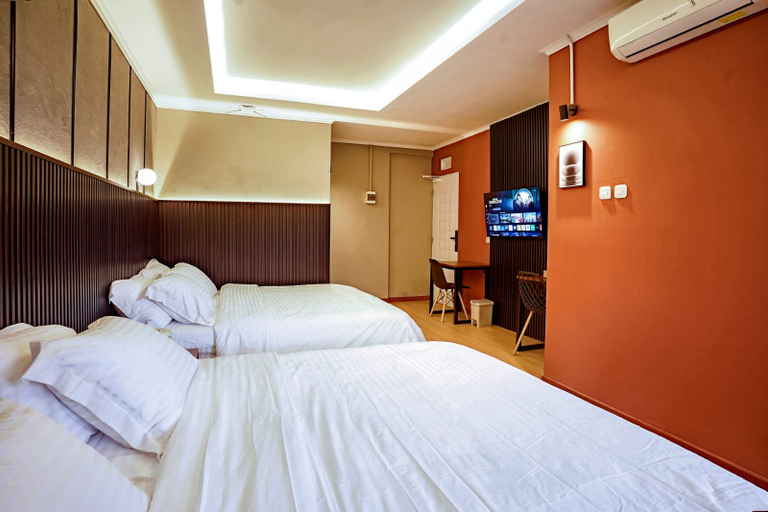 Others 3, Rumah Elok Bajuri, Bandung