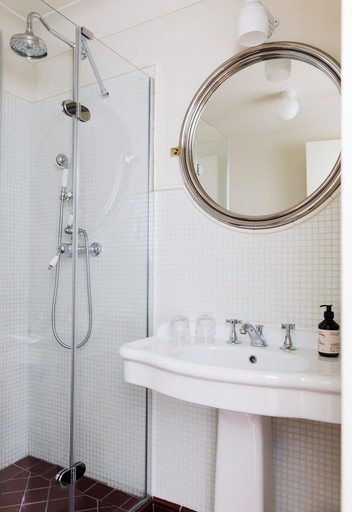 Bathroom 4, Hôtel Rochechouart, a Member of Design Hotels – Orso Hotel, Paris