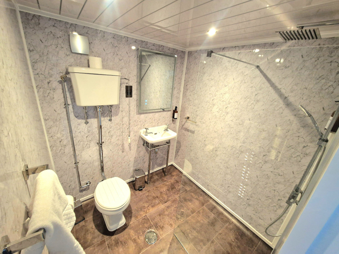 Bathroom 3, Dormy House Hotel, Norfolk