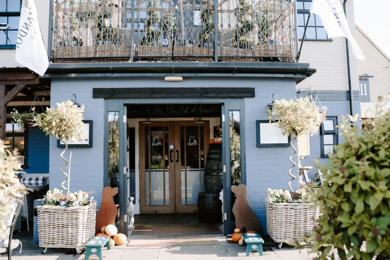 Exterior & Views
