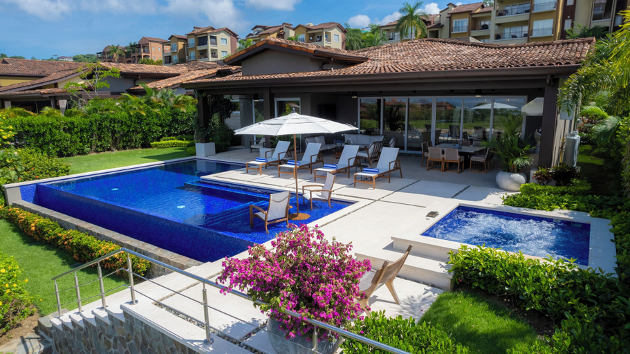 Interior 2, Casa Ohana 5 Bdrs Ocean View in Los Suenos, Garabito