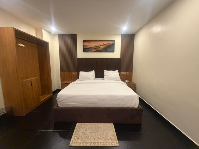 Room 5, C & C Luxury Suites, Ikeja