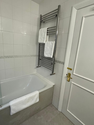 Bathroom 2, Clareville apartment, London