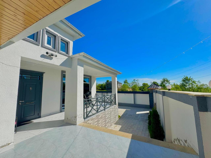 4, Riverside Villa, Qəbələ