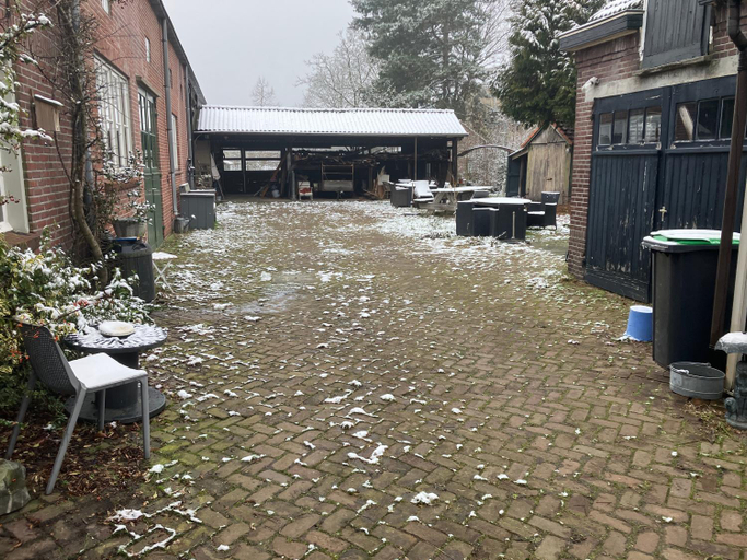 Others 3, Het werkhuis, terug in de tijd, Uden