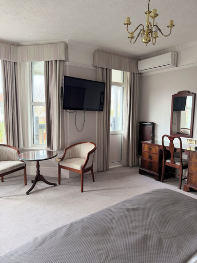 Room 4, The Windsor House Hotel, West Sussex