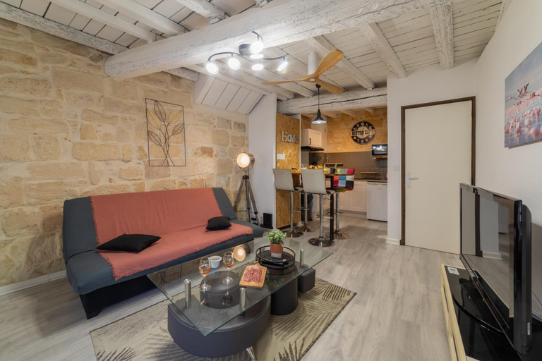 Others 5, Immeuble 3 Apparts Centre historique St Gilles MaisoncarreeConciergerie, Gard