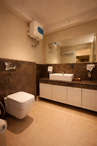 Bathroom 3, Phoenix Unmatched Comfort - Hotel Near Fateh Sagar Lake Udaipur, Udaipur