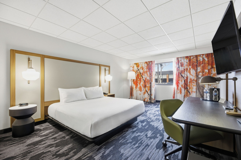 Room 2, Fairfield by Marriott Inn & Suites Mount Pleasant, WI, Racine