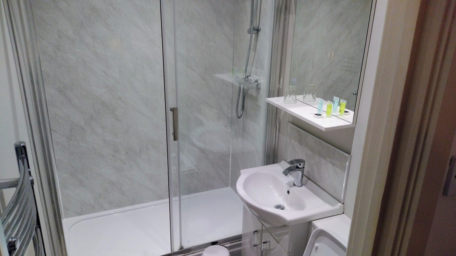 Bathroom 3, The Bull, Birmingham