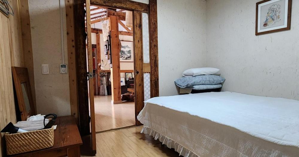 Bedroom, Jeonju Hanok Moryeon Dockchae Pension, Jeonju