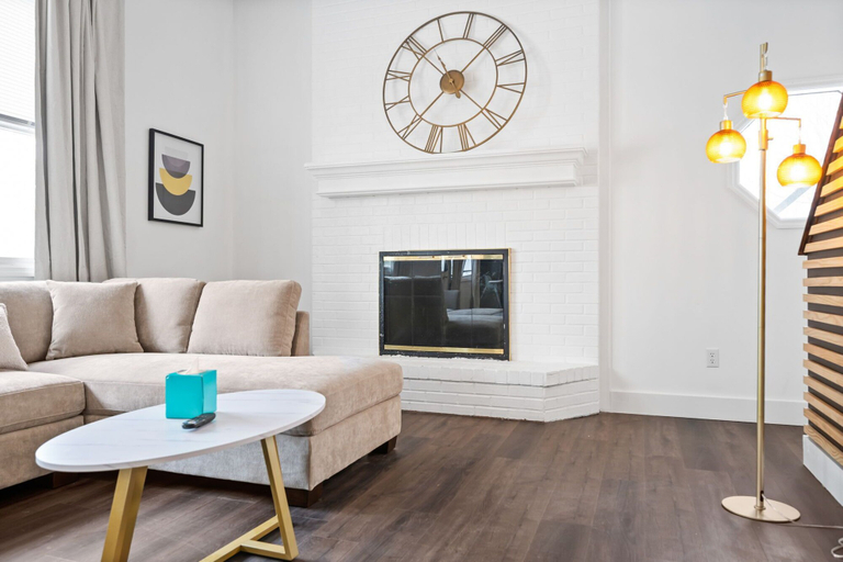 Living area 5, Spooky Nook Stay Hot Tub + Games Sleeps 12, Butler