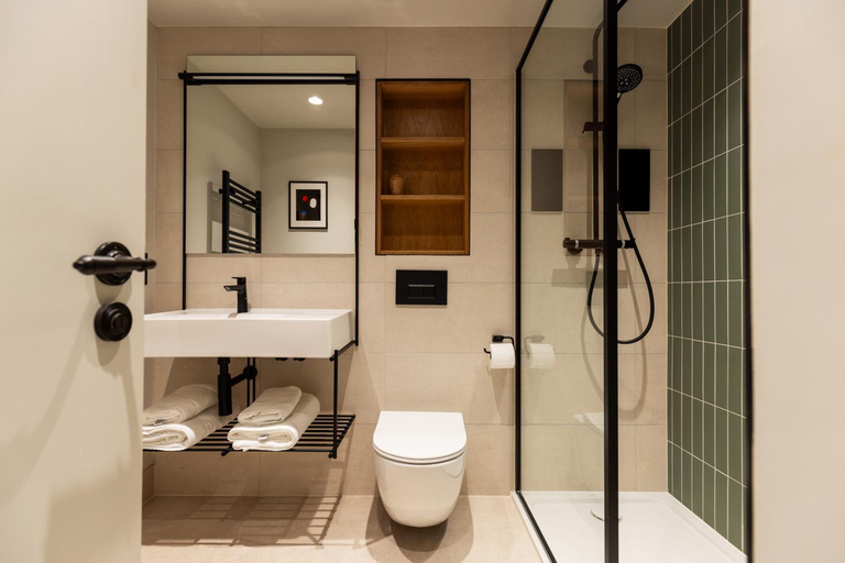 Bathroom 1, Leworth Apartments, Windsor, Slough