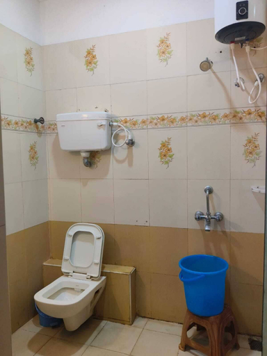 Bathroom 4, Ajantha Guest House, Puducherry