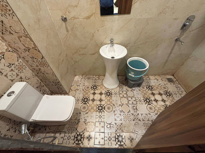 Bathroom 2, Hotel Sun Heritage, Jaipur