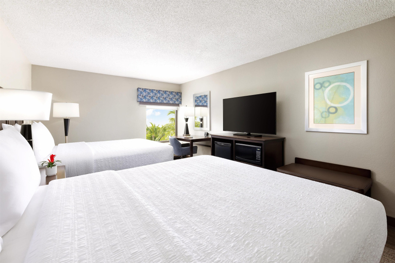 Bedroom 3, Hampton Inn Naples Central, Collier