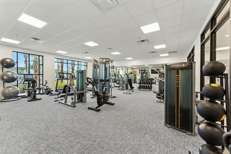 Fitness facility, Luxury 5BR w/ Private Pool Windsor, Lake