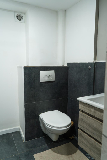 Bathroom 2, Spacious Shared 5BR Apt in the Heart of Gent, Oost-Vlaanderen