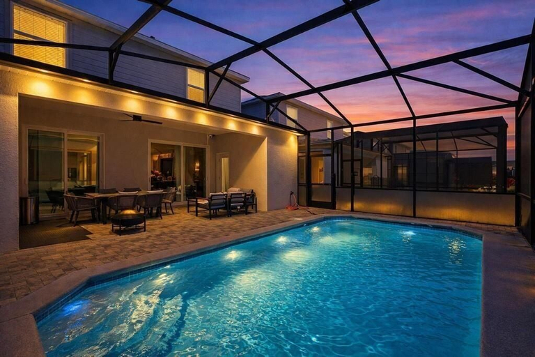 Primary image, Luxury 5BR w/ Private Pool Windsor, Lake
