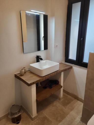 Bathroom 4, bastide de la madeleine, Gard