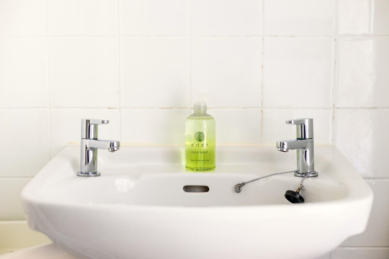 Bathroom 2, Kings Cross Pad, London