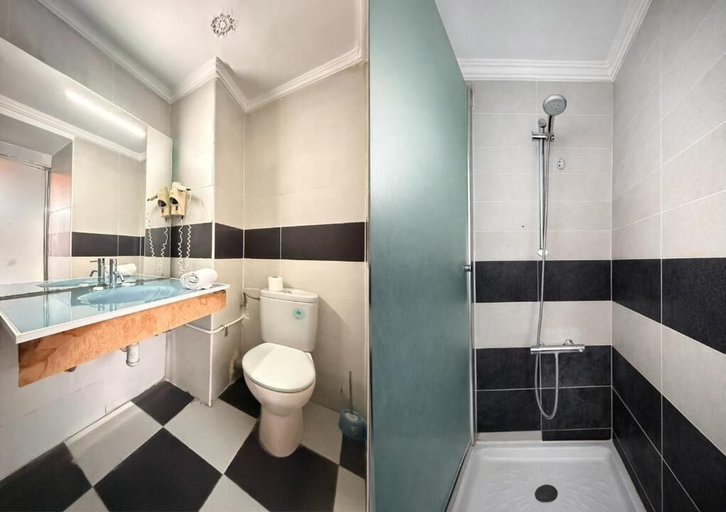 Bathroom 4, Grand Hotel Tazi, Marrakech