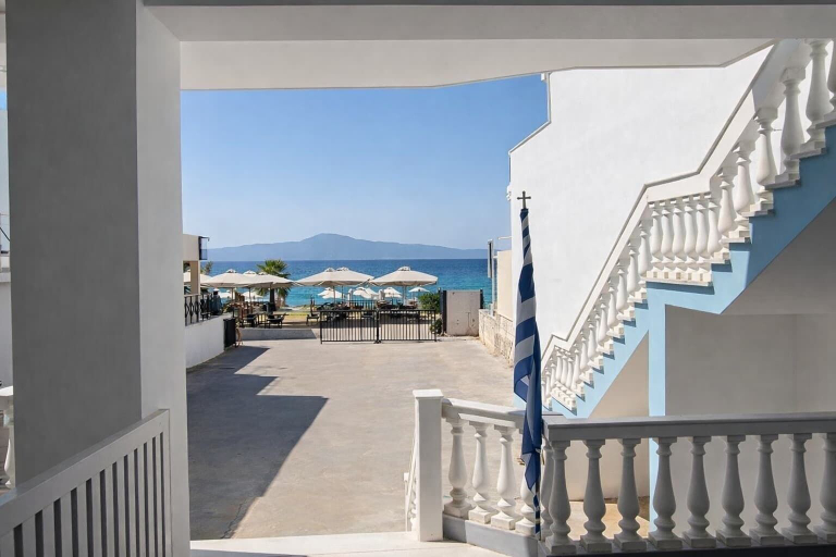 Room 4, Messinian Aura-beachfront Escape in Mikra Mantinia, Peloponnese