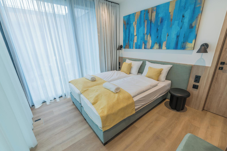 Bedroom 3, BJ81 Suite Hotel, Siófok