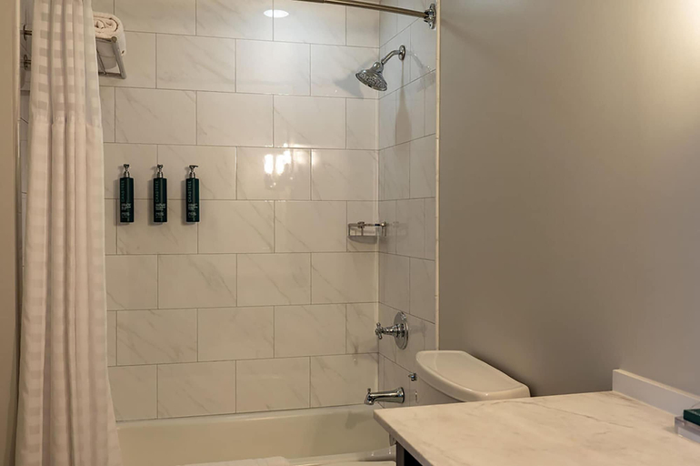Bathroom 5, Hilton Orrington / Evanston, Cook