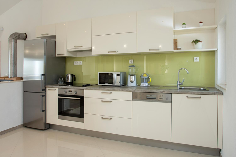 Others 2, Mountain House Kajko with pool & free parking on site, Split