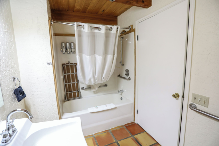 Bathroom 3, The Boulder Creek Lodge, Boulder