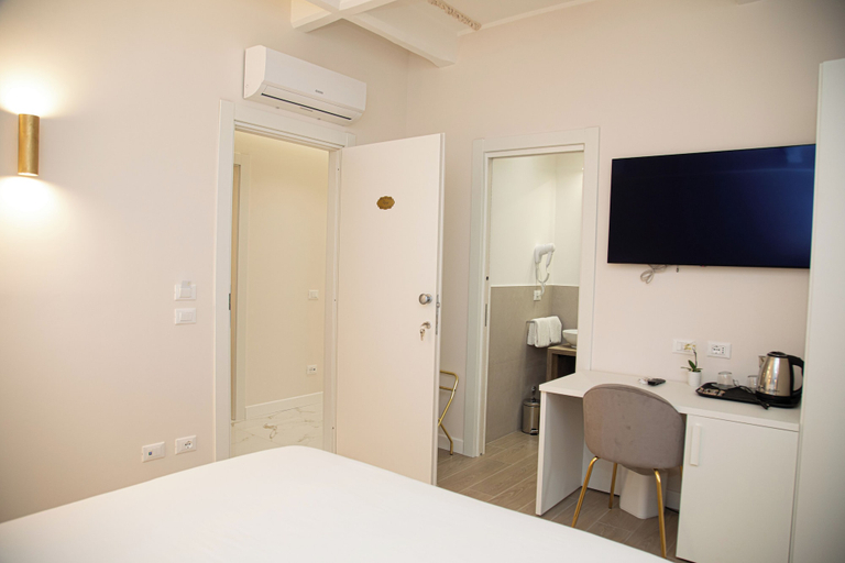 Bedroom 3, Roxy luxury house Rome, Rome