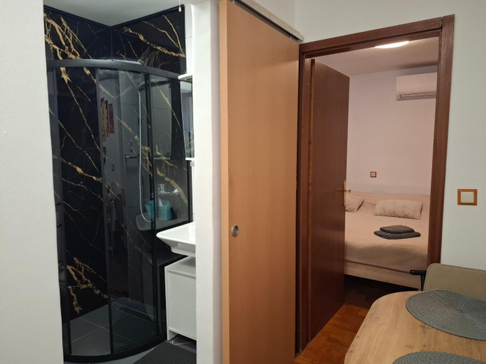Others 3, Apartments Delas, Medulin