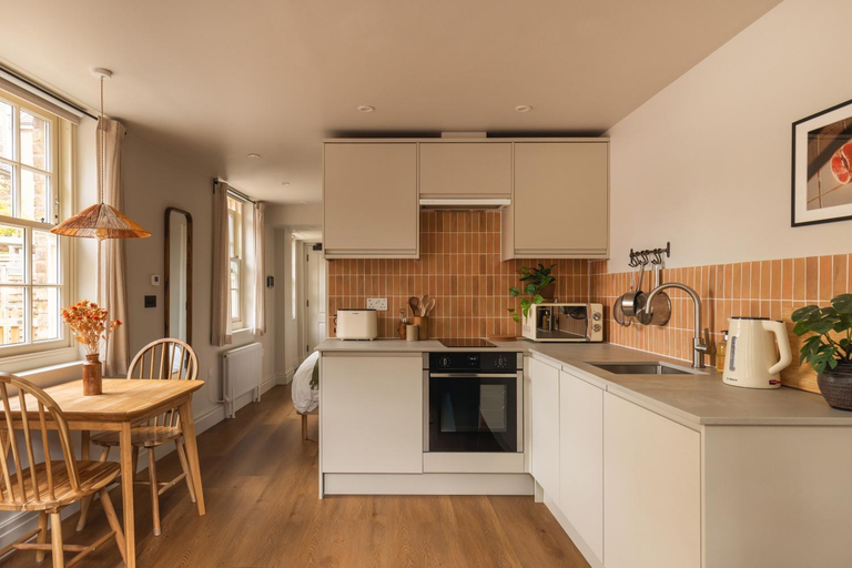 Others 5, Leworth Apartments, Windsor, Slough