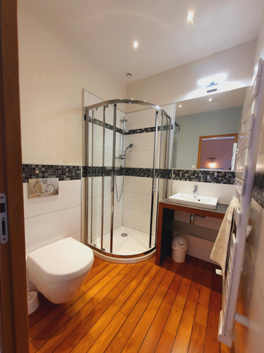 Bathroom 2, Les berges du Seudo chambres d'hotes, Tarn