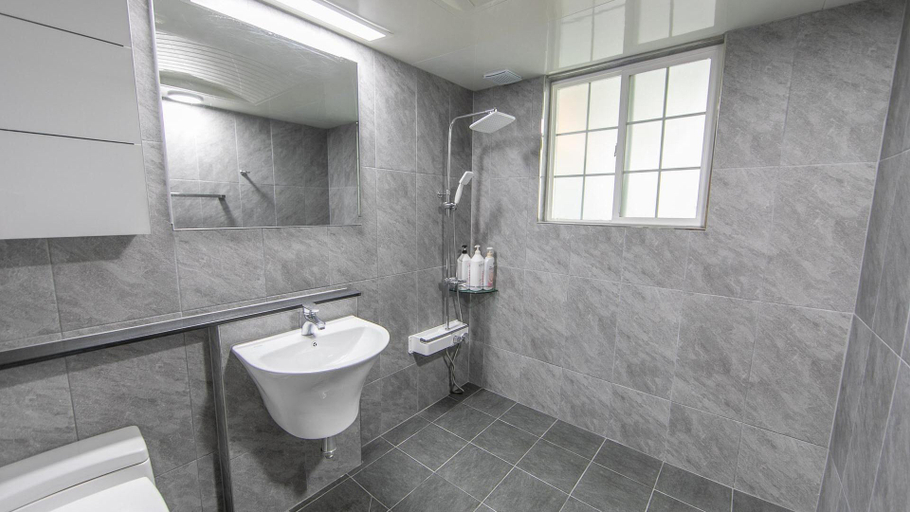 Bathroom, Daebudo Nurimaru Pension, Hwaseong