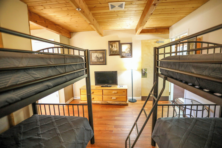 Bedroom 3, The Boulder Creek Lodge, Boulder