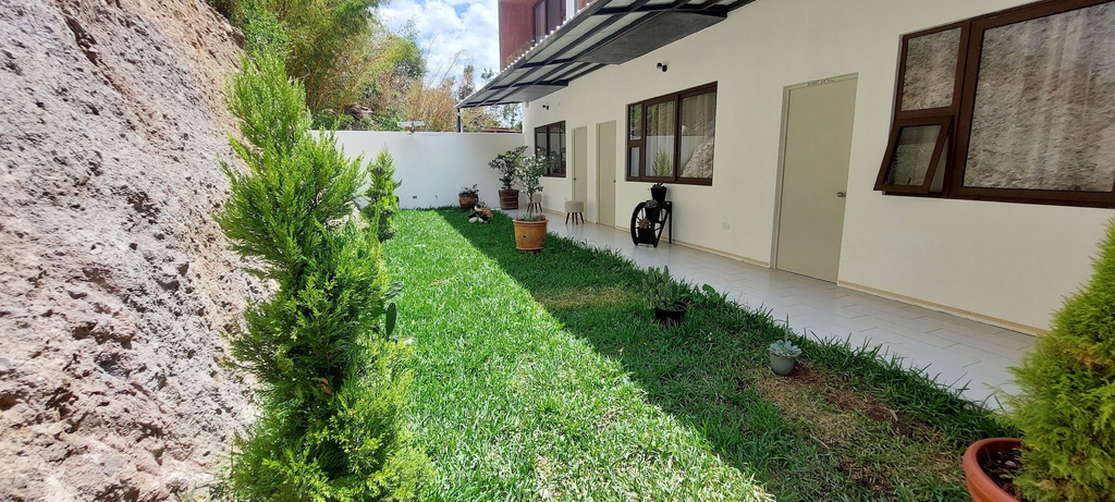 Garden 4, The Madevelyn Hotel, Panajachel