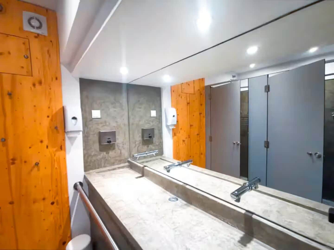 Bathroom 5, Wax Hostel & Apts, Faro
