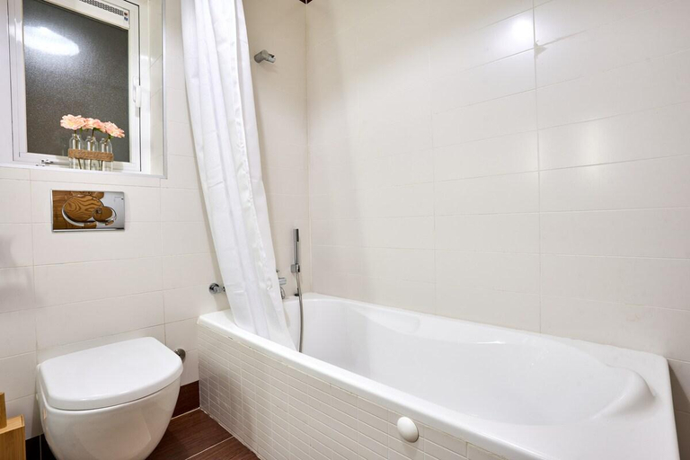 Bathroom 4, FortCambridge 2BR, Pool, Terrace