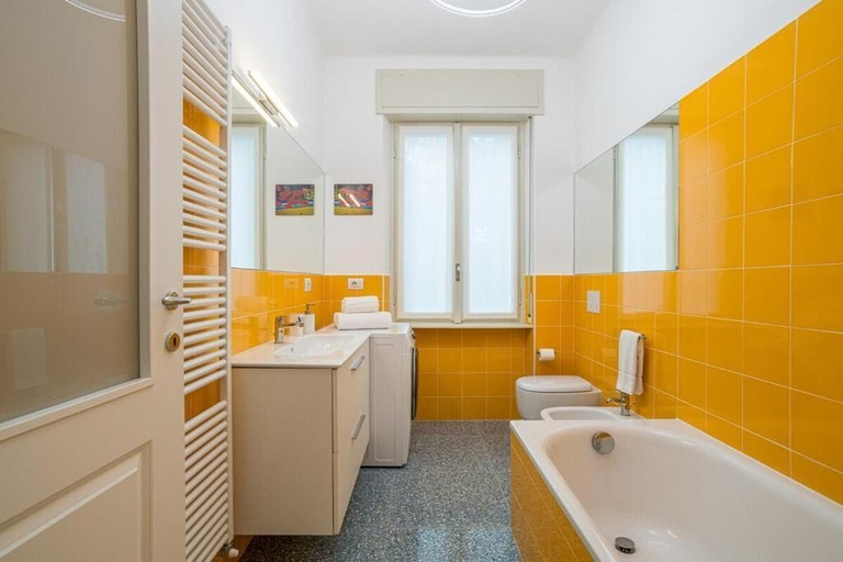 Bathroom 2, Central Cernobbio - Modern Apartment, Como