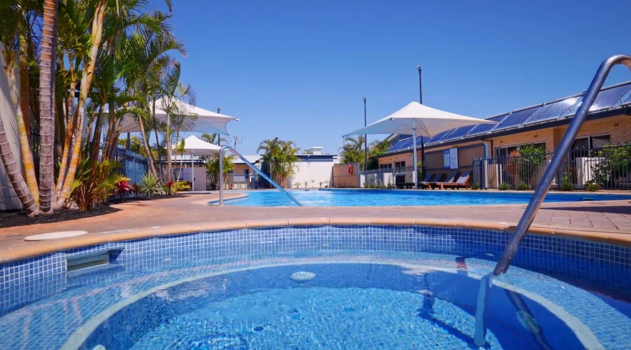 Outdoor pool, Mariner Apartments Geraldton, Geraldton