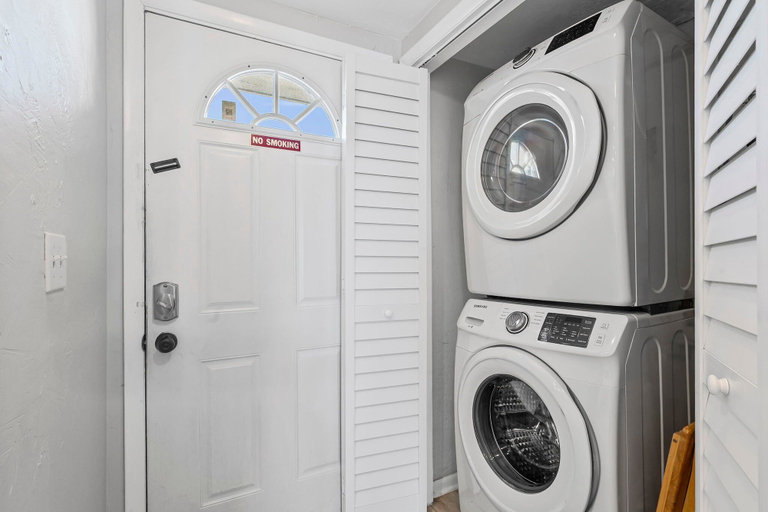 Interior 4, Polished Oceanfront Condo With Pool Access, Private Balcony & Washer/dryer, Duval
