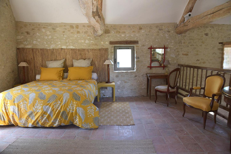 Bedroom 2, la Grange de Cherence, Val-d'Oise