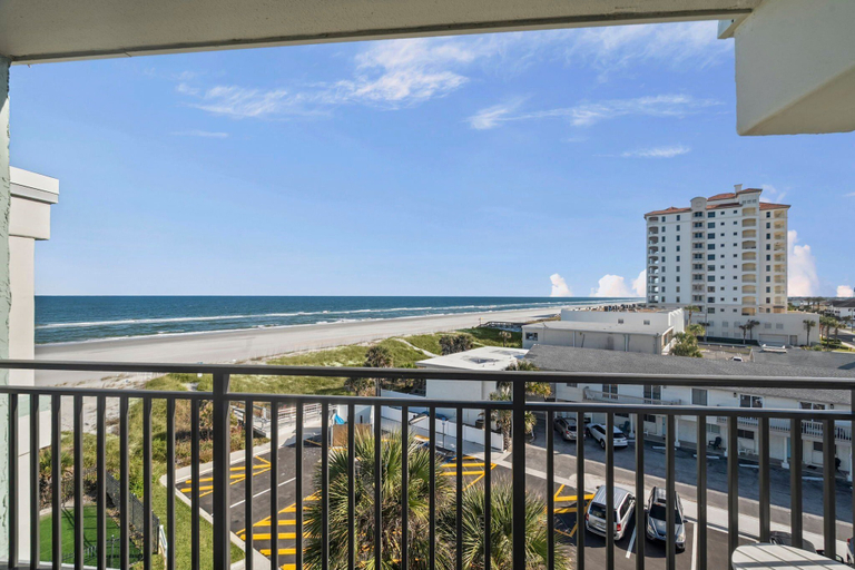 Property grounds 5, Polished Oceanfront Condo With Pool Access, Private Balcony & Washer/dryer, Duval