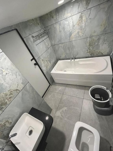 Bathroom 5, Hotel Shivaalay, Ahmadabad