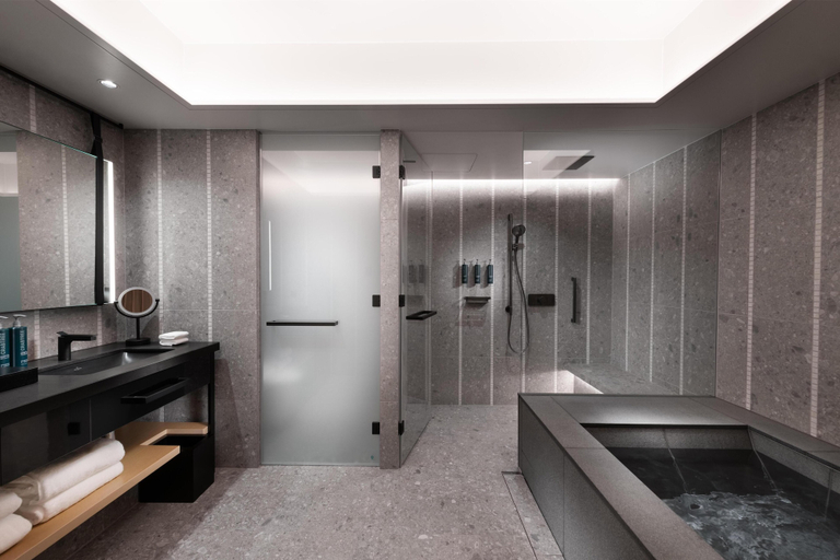 Bathroom 5, Hilton Kyoto, Kyoto